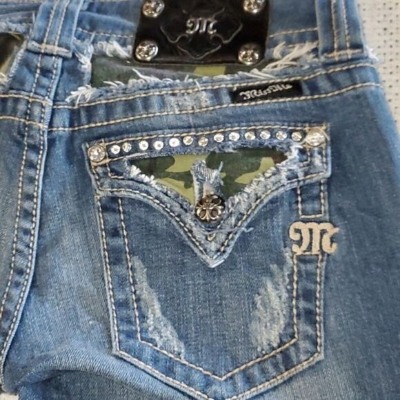 Miss Me Modelo Sz 26 Crop Jeans with Embellishments on Pockets & Belt Loops - Picture 7 of 12